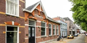 School met de bijbel - Koppers Architectuur - Desktop Exterieur